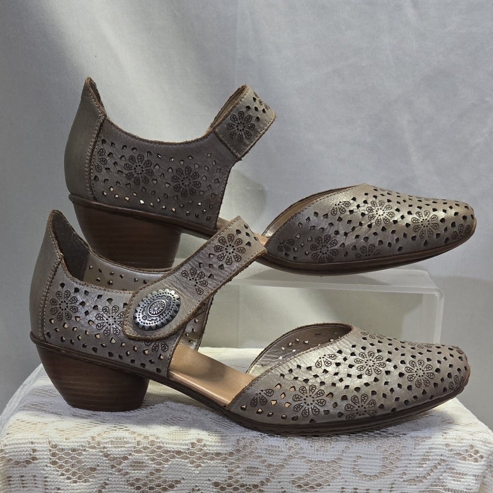 EUC Leather Rieker Women's Taupe Floral Cutout Heels Size 9